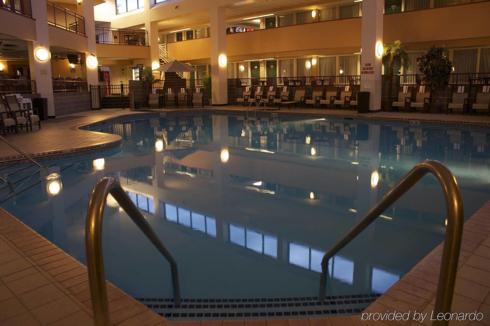 Plaza Hotel & Suites - О-Клэр Экстерьер фото